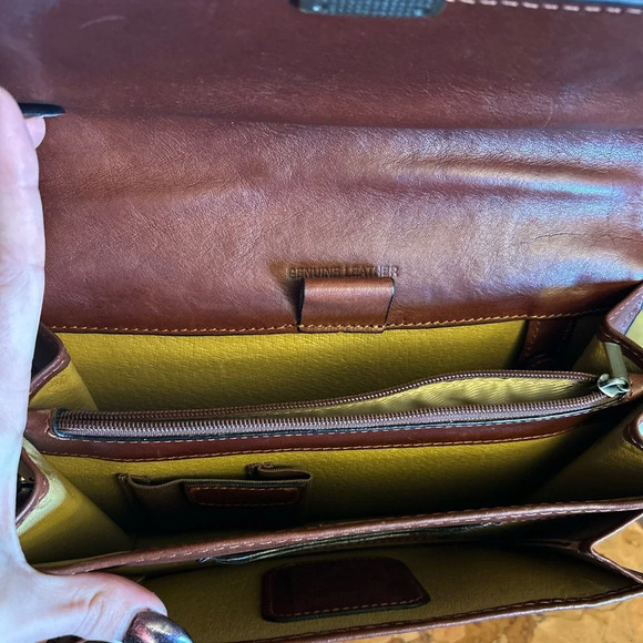 Tuscany Leather Men’s Clutch Bag - Picture 4 of 9
